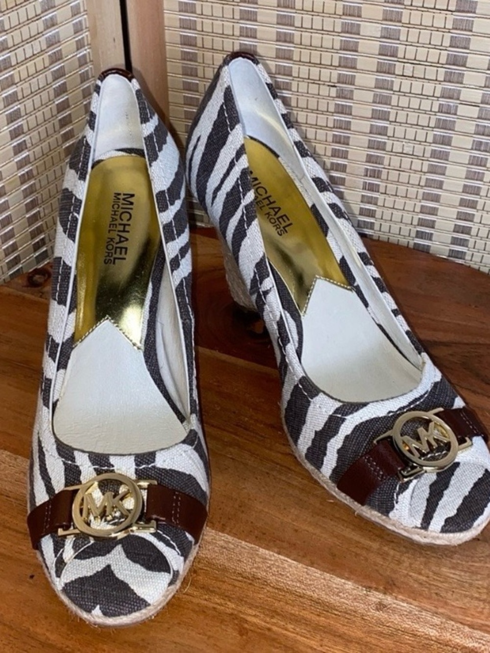 Michael Kors Woman’s 8.5 Brown Tan Tiger Print Espadrille Peep Toe Wedges